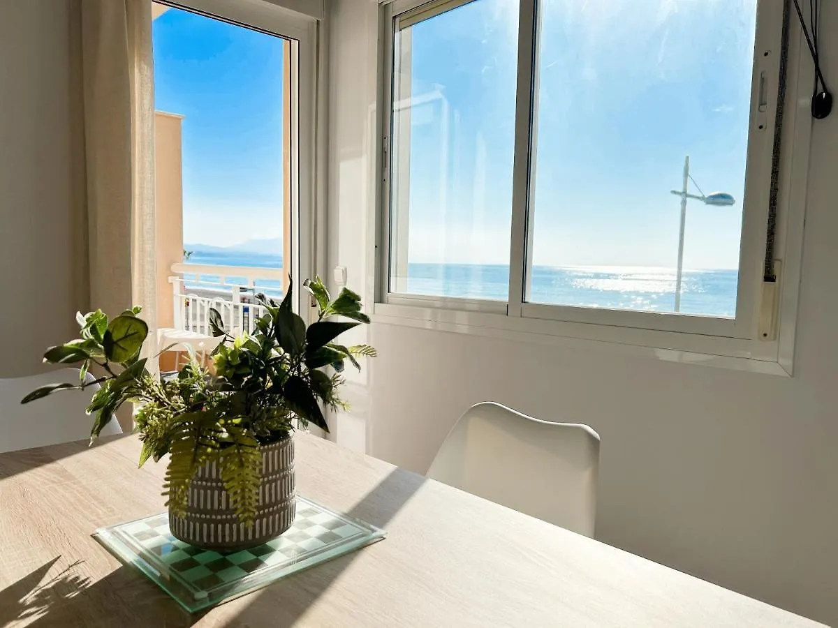 Apartment On The 1St Line Of The Sabinillas Beach With Sea Views サン・ルイス・デ・サビニリャス